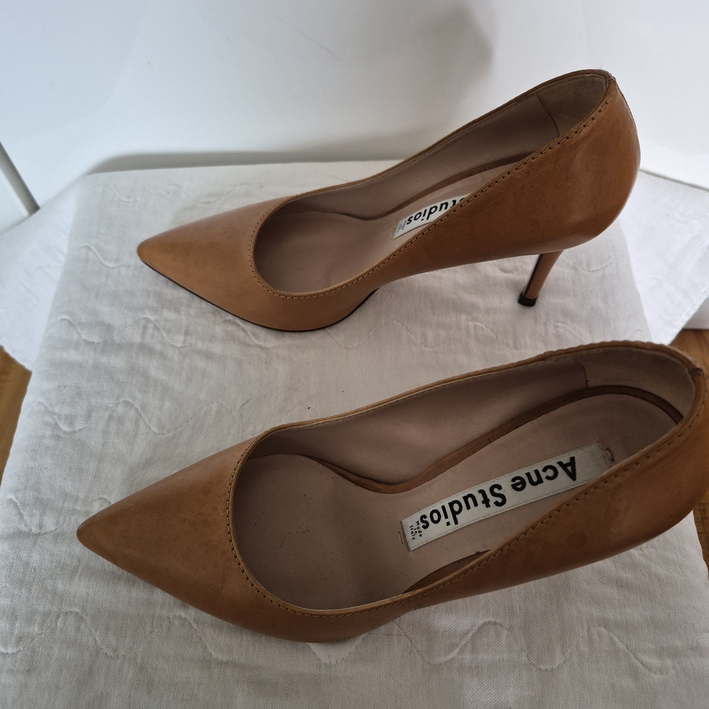 Acne Women's Tan Leather Pointed-Toe Pumps - Picture 2 of 4